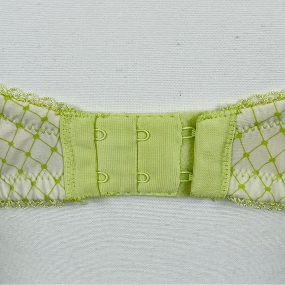 B.tempt’d by Wacoal light green underwire adjustable strap bra, size 36D. - Picture 6 of 9